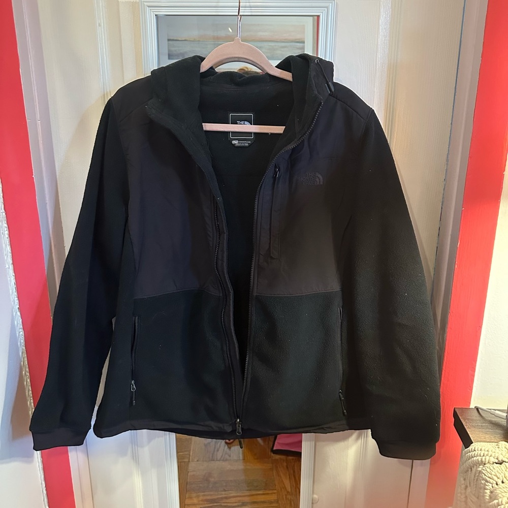 The NorthFace Women’s Denali Hoodie in black (XXL)